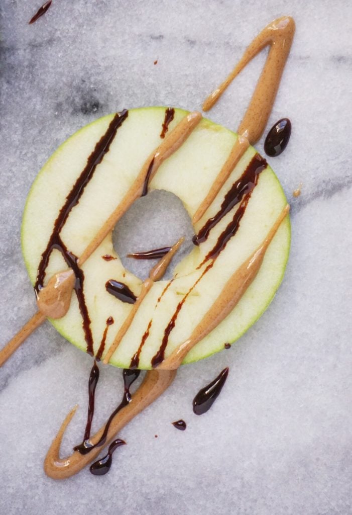 Healthy Donut Shaped Apple Snacks2 701x1024 - Healthy Donut-Shaped Apple Snacks